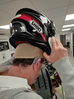 Projets:Aide Enfile Casque Moto pour Porteur d'Implant Cochléaire