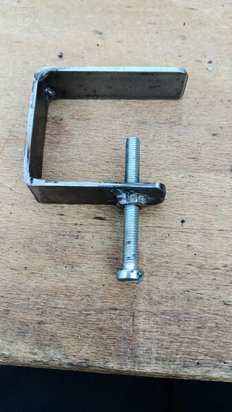 Fichier:Pince pot a crayon.jpeg