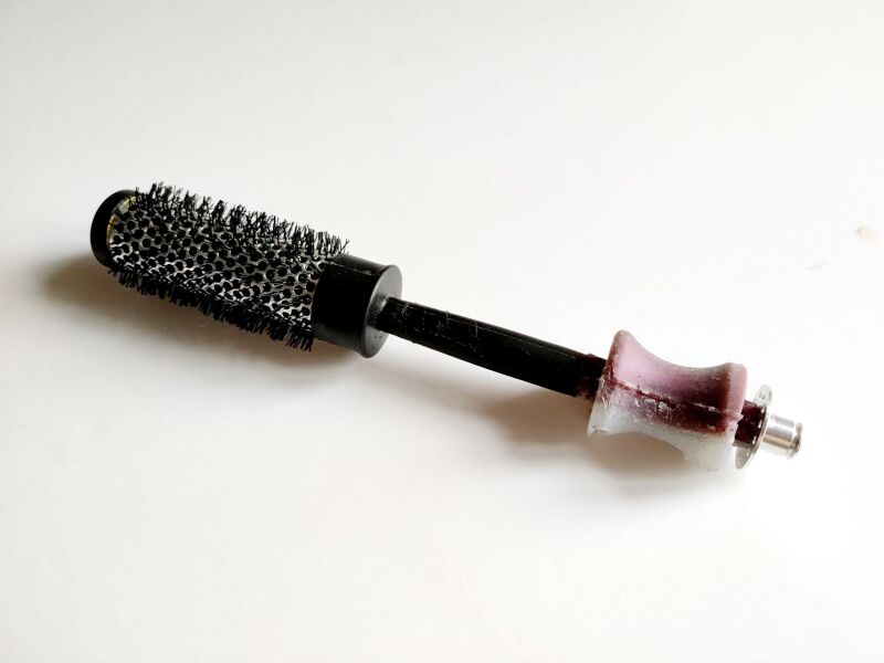Fichier:Brosse cheveux.jpg