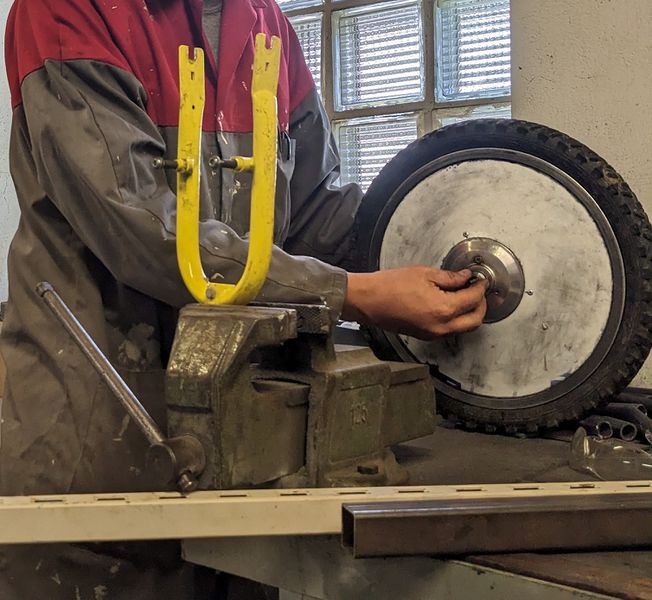 Fichier:Fourche roue.jpg