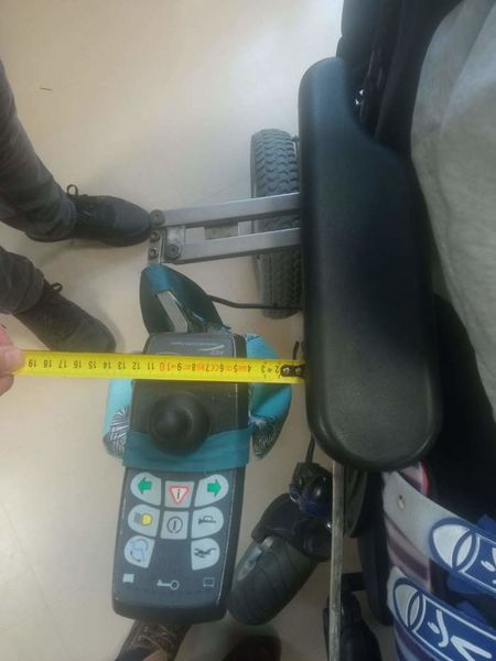 Fichier:Accoudoir joystick mesure.jpg